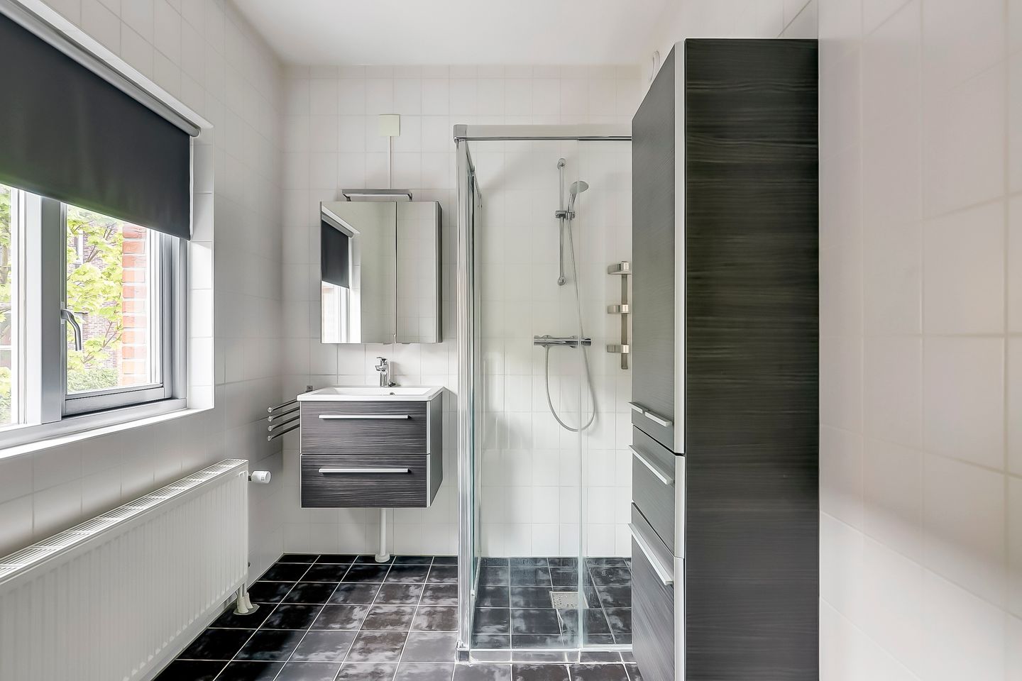 Photo 25 of Nevenspoor 18