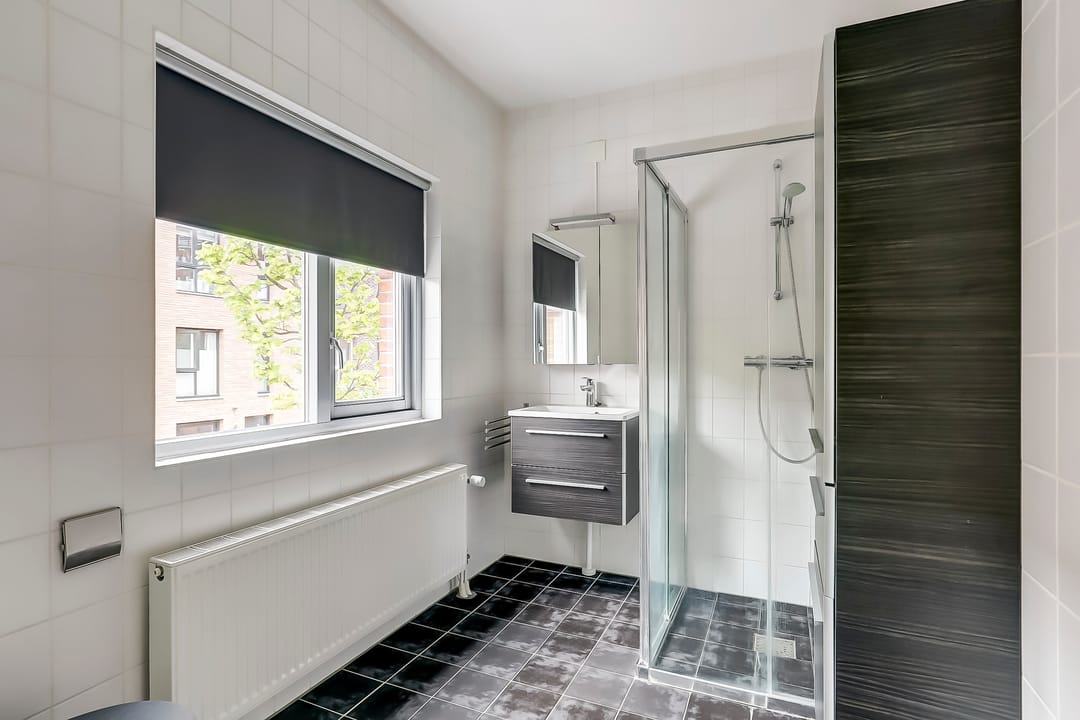 Photo 26 of Nevenspoor 18