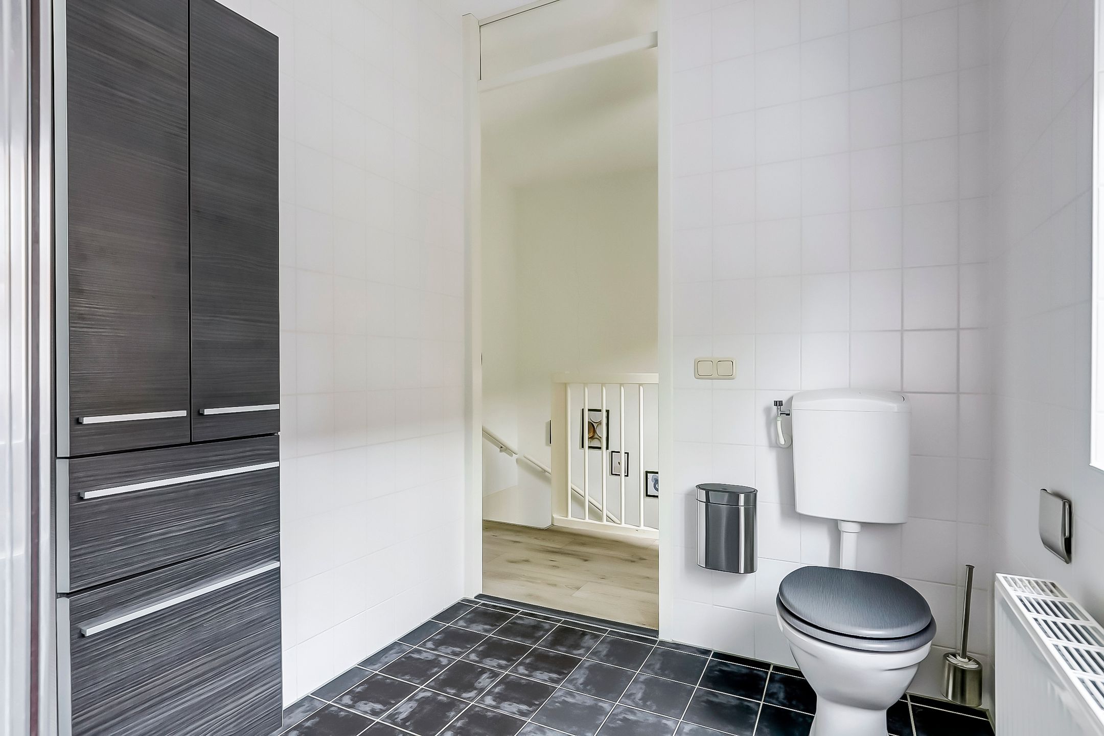 Photo 27 of Nevenspoor 18