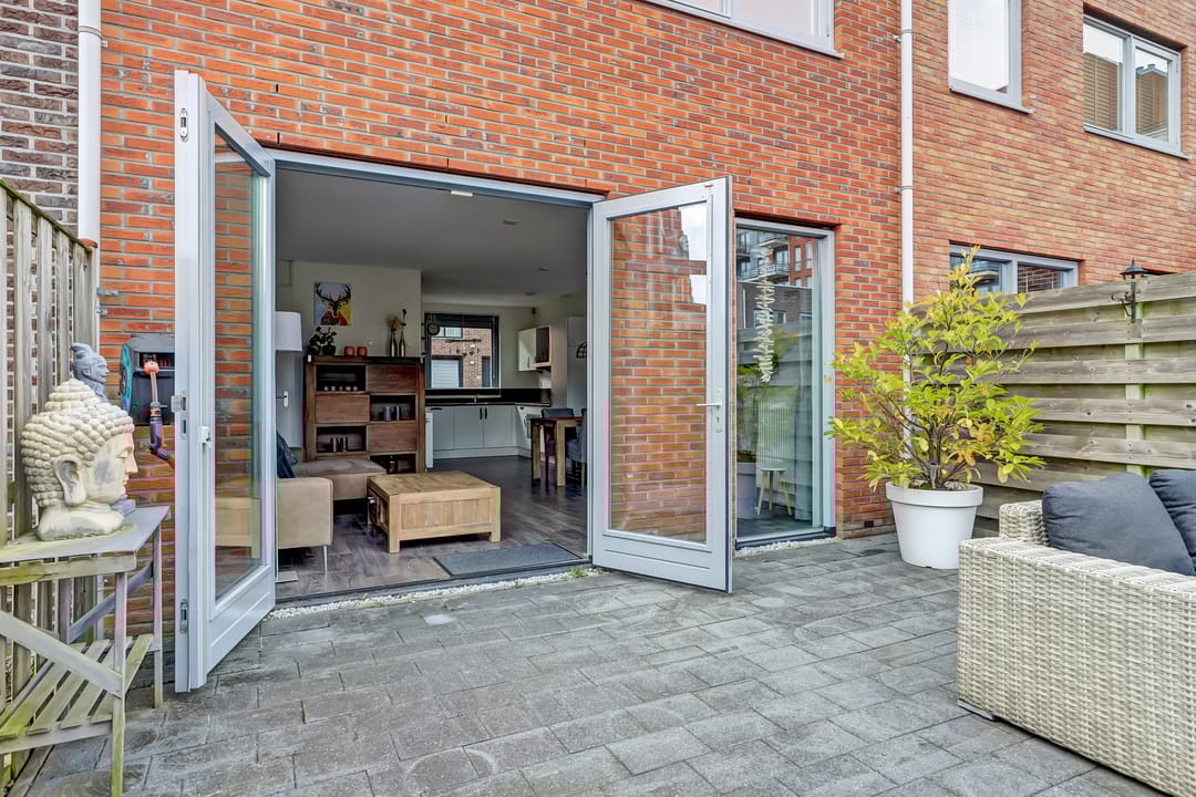 Photo 32 of Nevenspoor 18