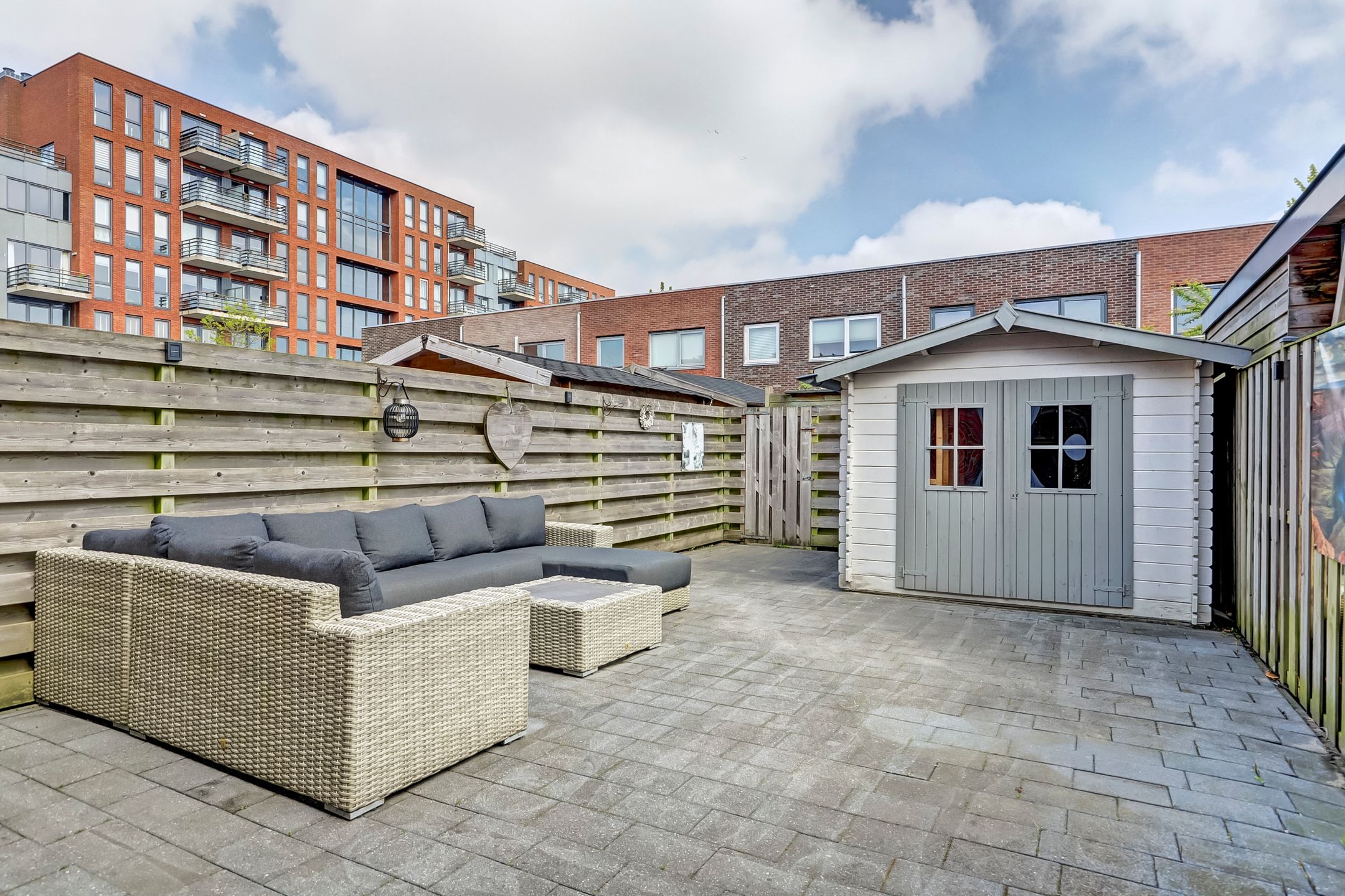 Photo 33 of Nevenspoor 18