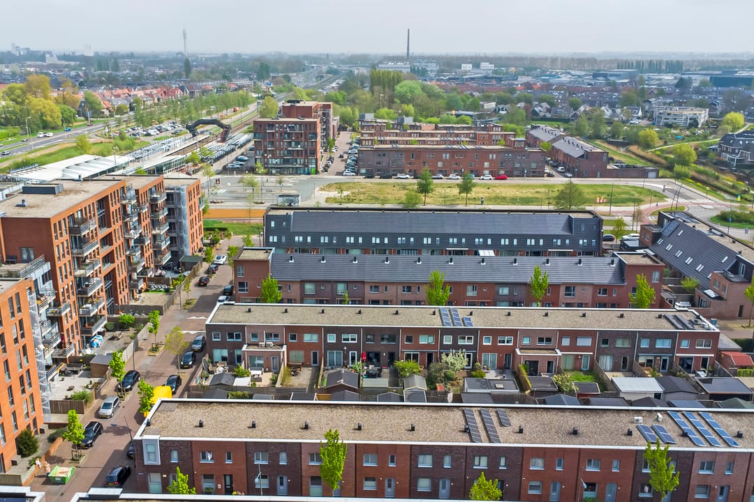 Photo 41 of Nevenspoor 18