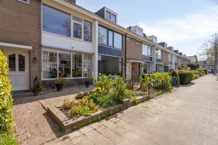 Photo 2 of Graaf Lodewijkstraat 4