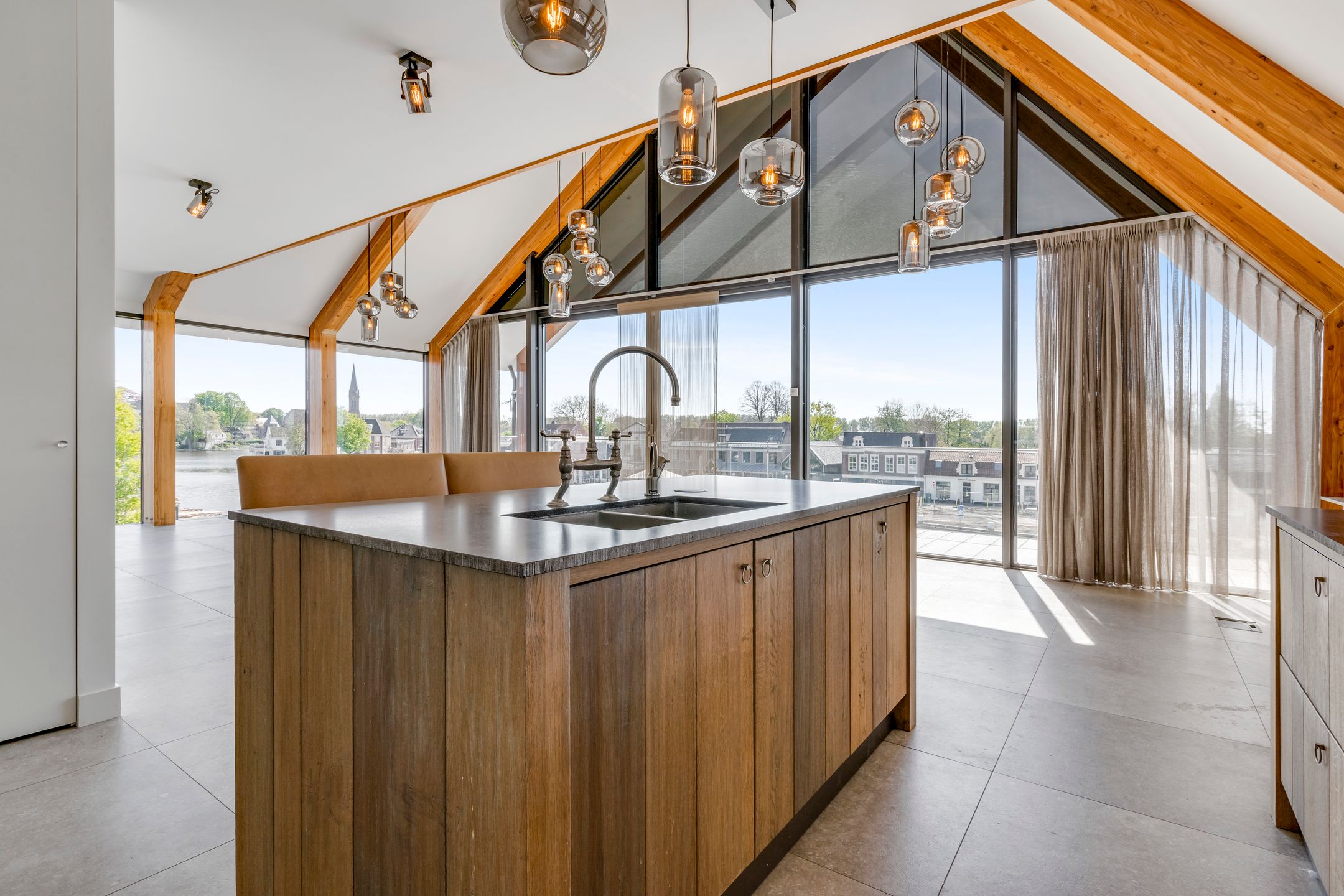 Foto 9 van Hoger Einde-Zuid 22-B