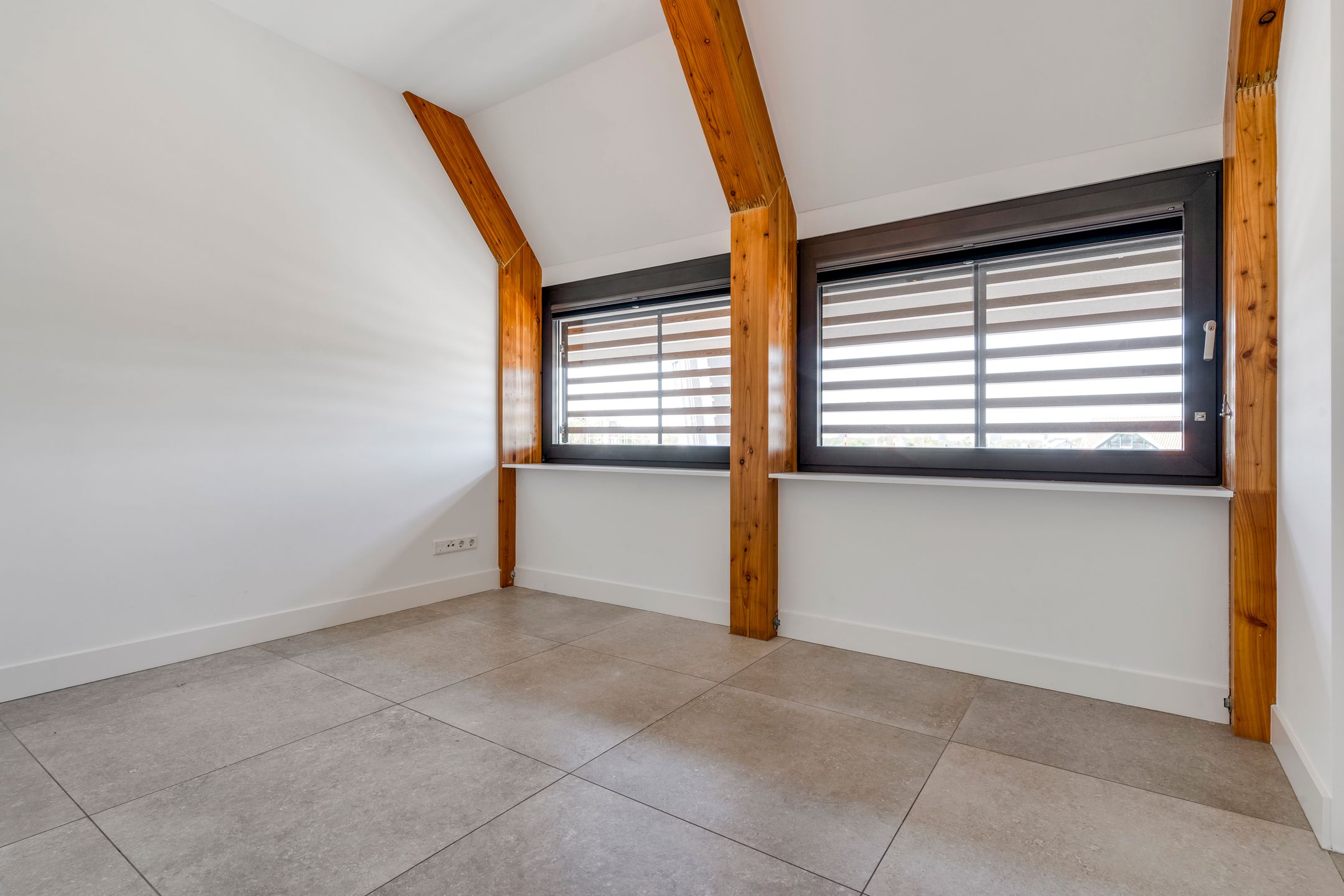 Foto 24 van Hoger Einde-Zuid 22-B