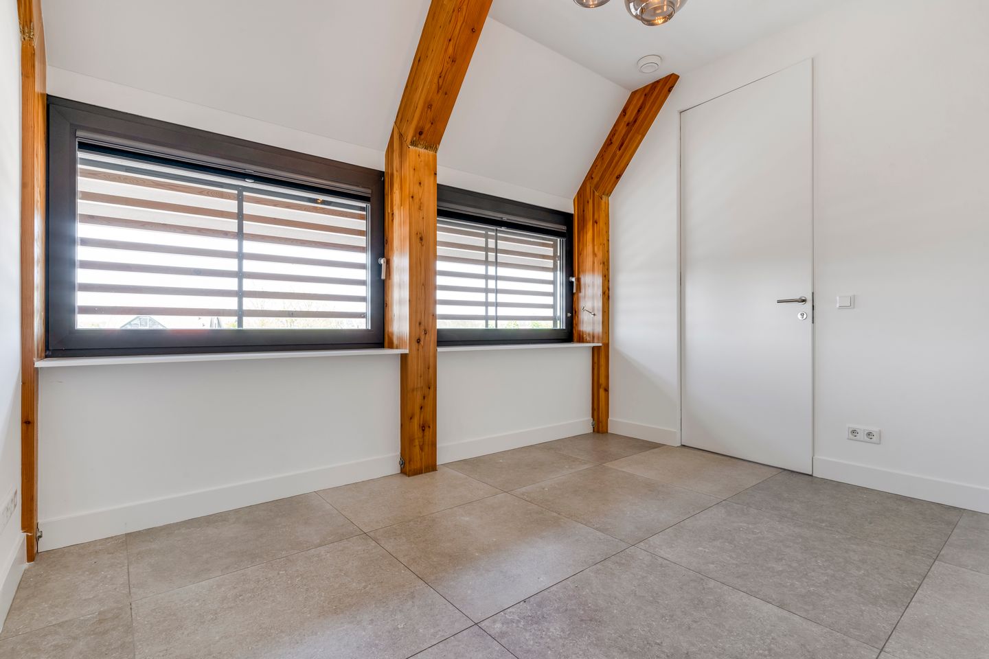 Foto 25 van Hoger Einde-Zuid 22-B