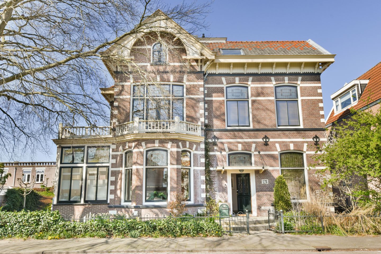 Kennemerstraatweg 128