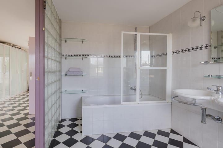 Photo 40 of Willebrordstraat 20