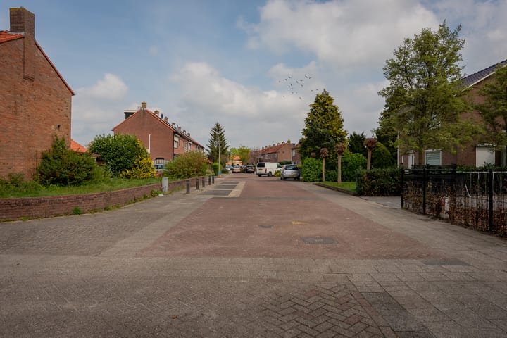 Foto 54 van Leeuwerikstraat 64