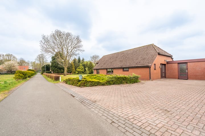 Photo 18 of Parallelweg 1