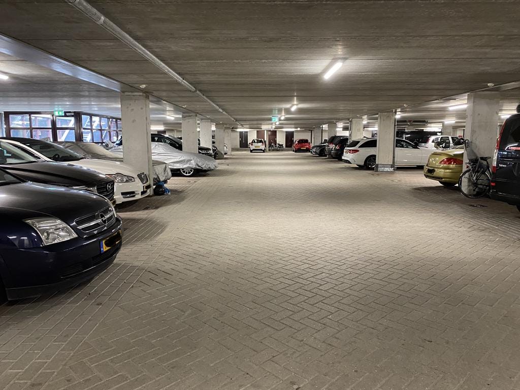 Foto 4 van Zonnehof K-20 parkeerplaats