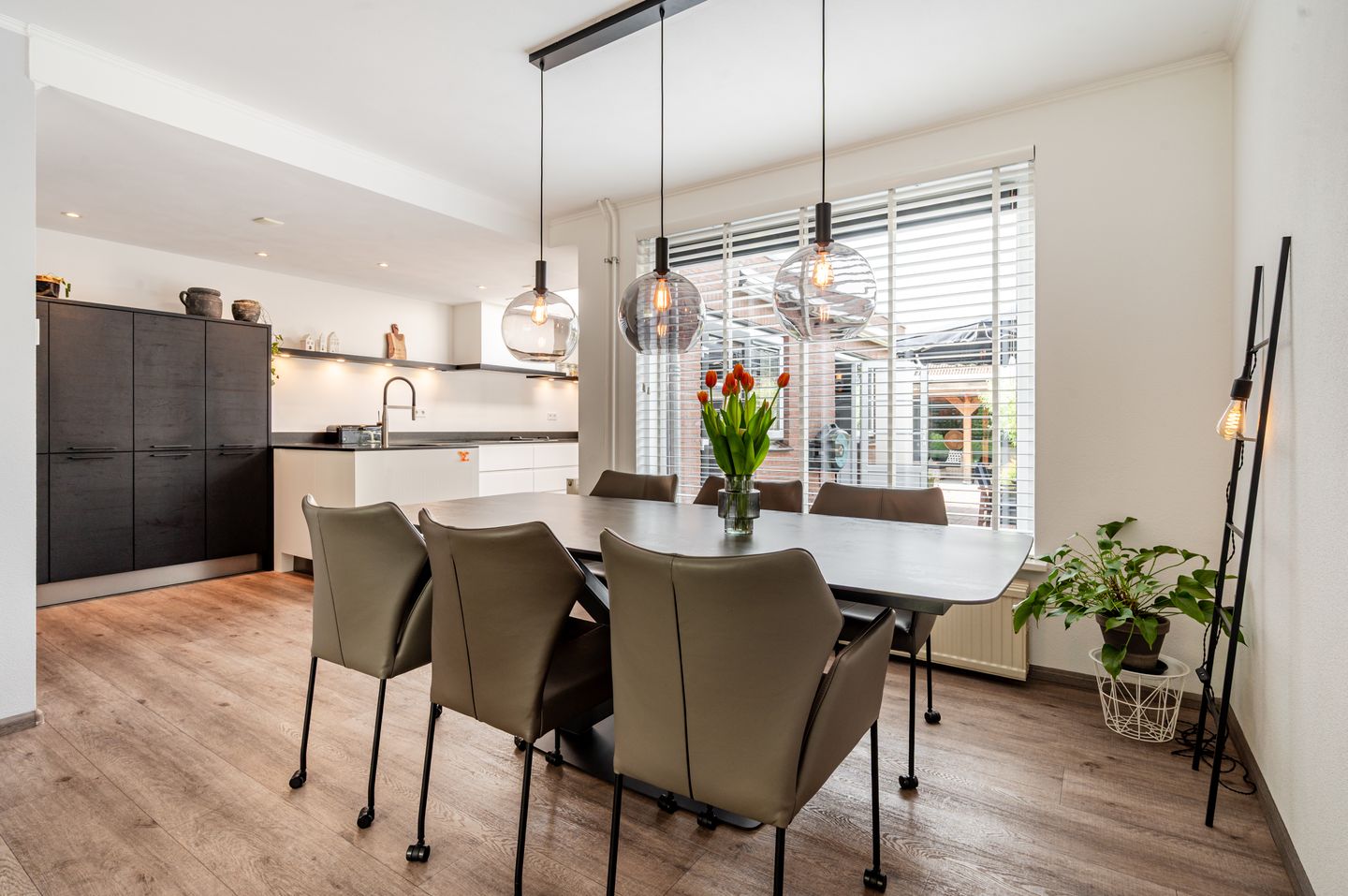 Photo 10 of Nassaulaan 48