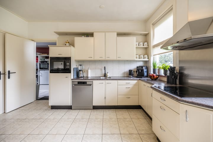 Photo 15 of Pieter Venemakade 177