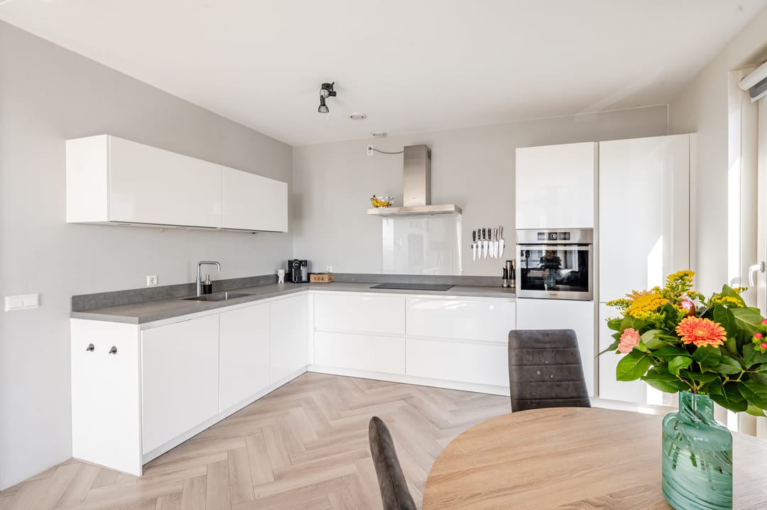 Photo 13 of Olivier van Noortstraat 24-L