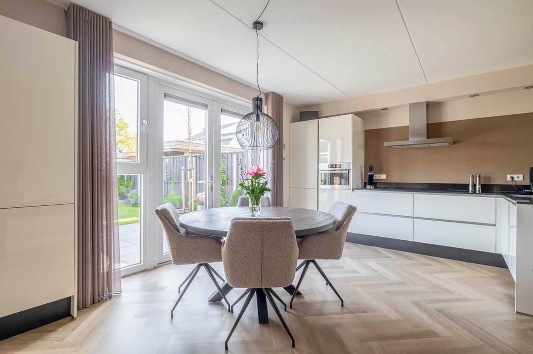 Foto 2 van Kastanjeleane 83