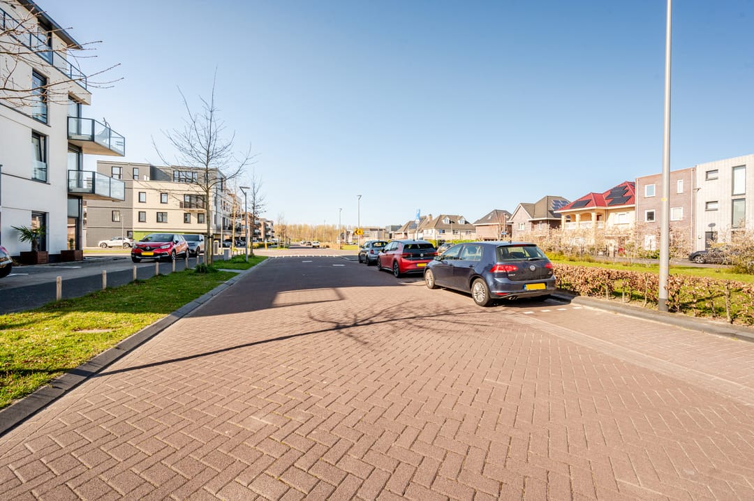 Photo 28 of Olivier van Noortstraat 24-L