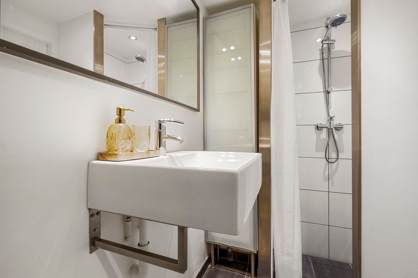 Foto 25 van Utrechtsedwarsstraat 164