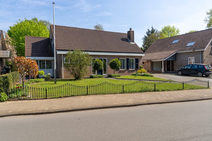 Photo 4 of Aalscholverstraat 15