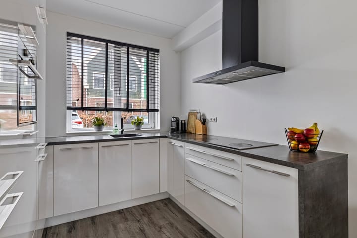 Photo 7 of Breedweer 4-D