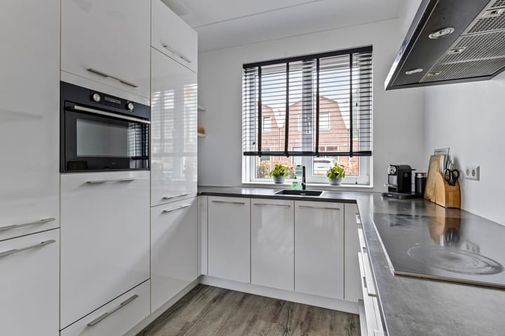 Photo 6 of Breedweer 4-D