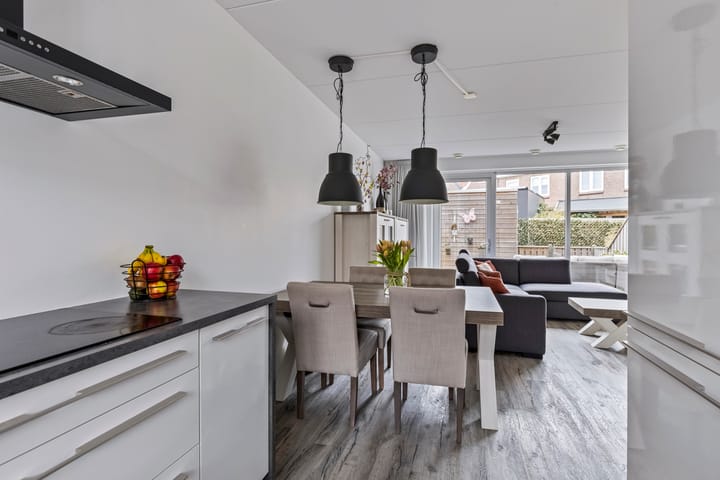 Photo 9 of Breedweer 4-D