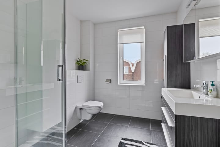 Photo 15 of Breedweer 4-D