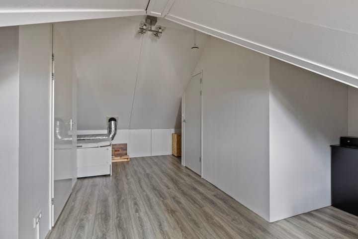 Photo 21 of Breedweer 4-D