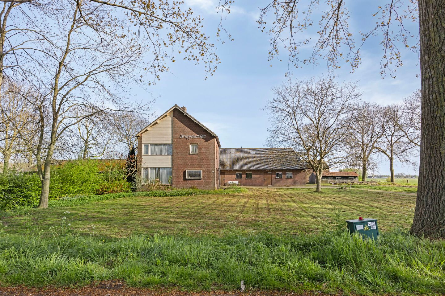 View photo 2 of Veldweg 3