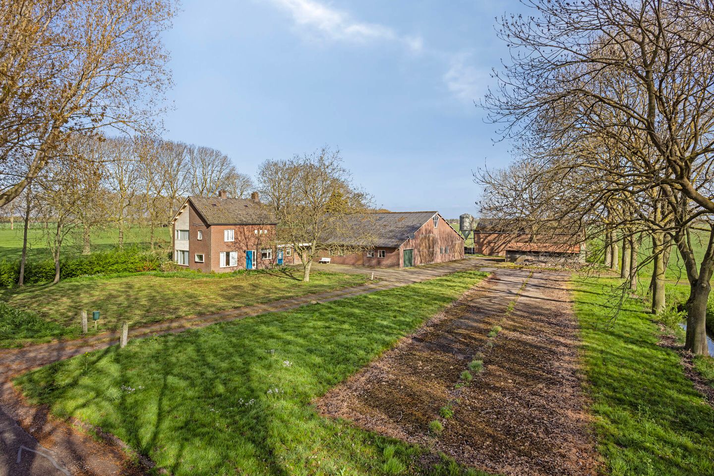 View photo 5 of Veldweg 3