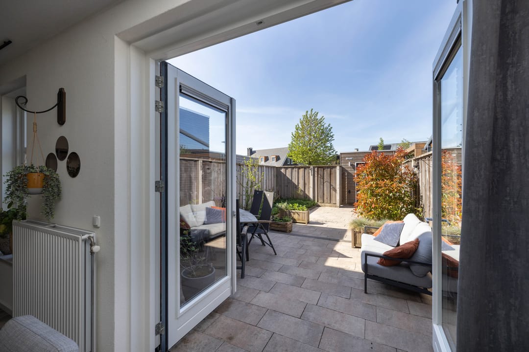 Foto 2 van Rozenbottel 11