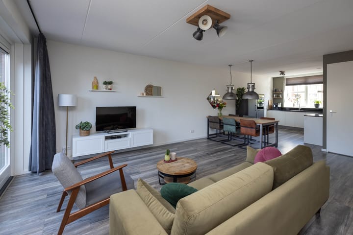 Photo 6 of Rozenbottel 11