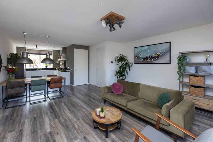 Photo 7 of Rozenbottel 11