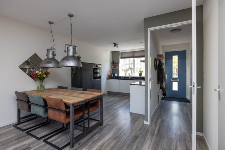 Photo 8 of Rozenbottel 11