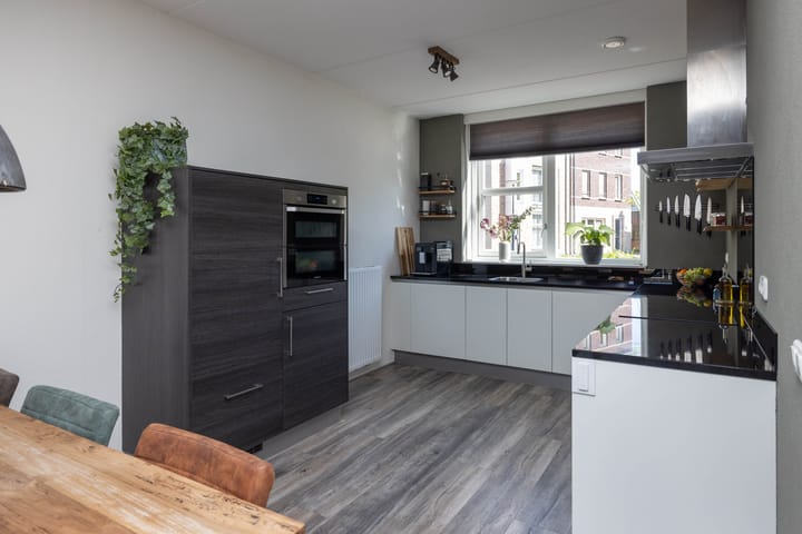 Photo 9 of Rozenbottel 11