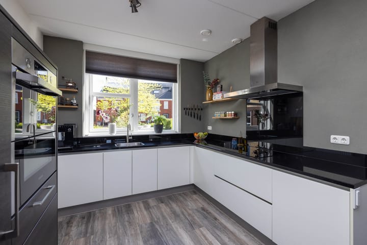 Photo 10 of Rozenbottel 11