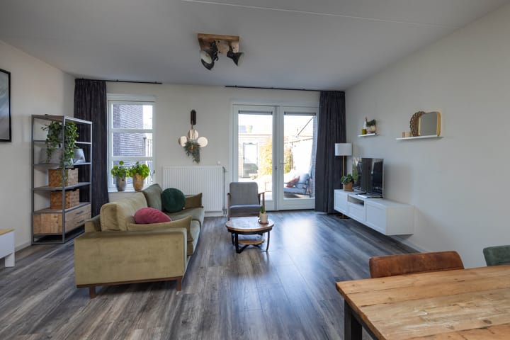 Photo 12 of Rozenbottel 11