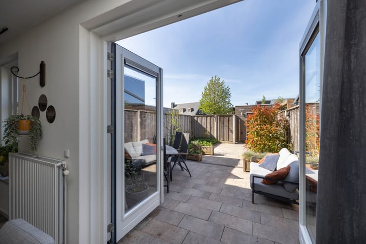 Photo 22 of Rozenbottel 11