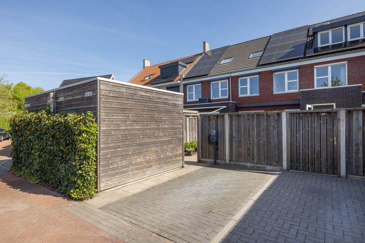 Photo 29 of Rozenbottel 11