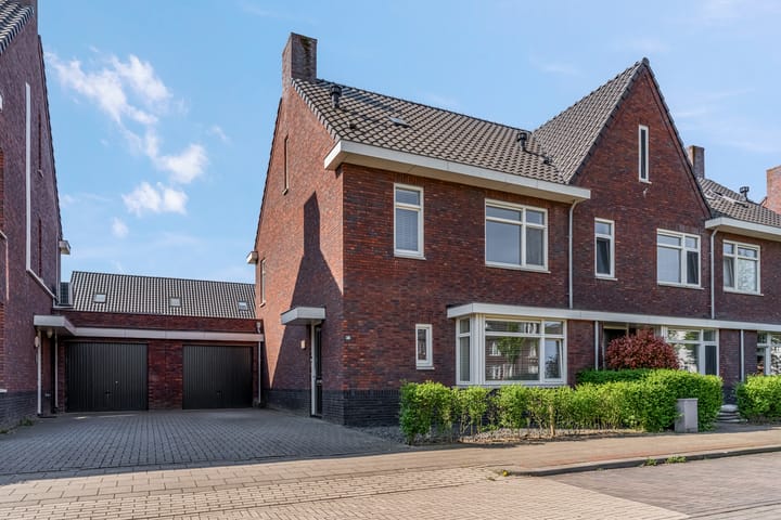 Heinrich Böllstraat 38
