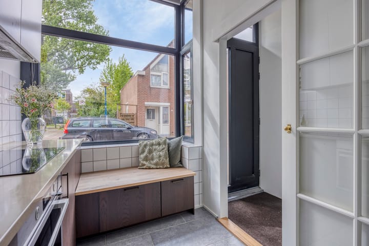 Photo 7 of Czaar Peterstraat 30