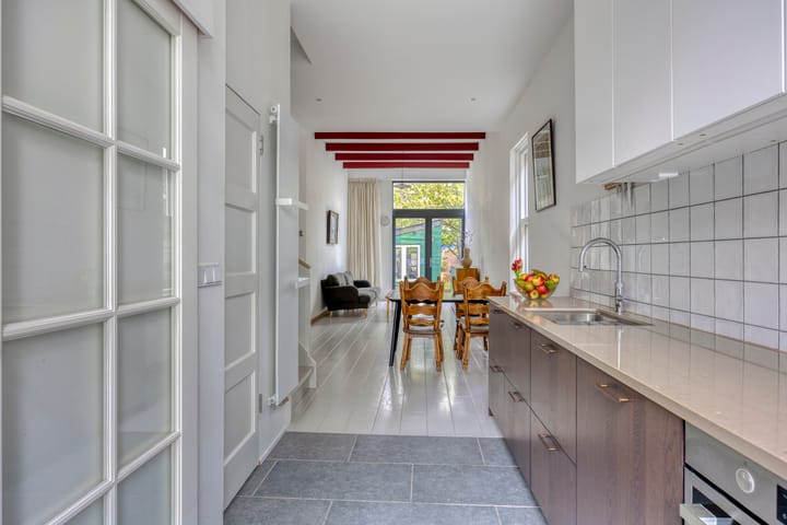 Photo 10 of Czaar Peterstraat 30