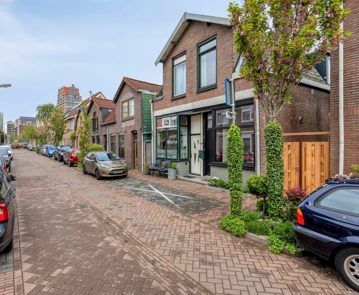 Photo 29 of Czaar Peterstraat 30