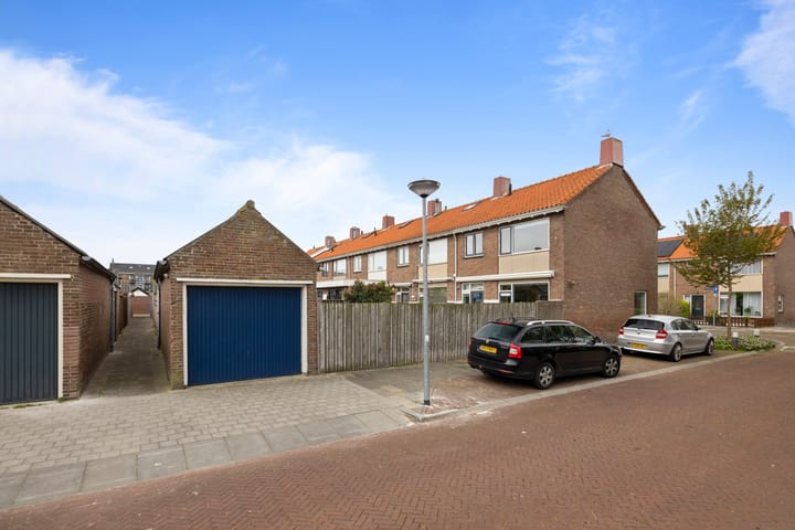 Photo 2 of Merwedestraat 1