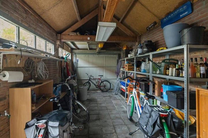 Photo 11 of Merwedestraat 1