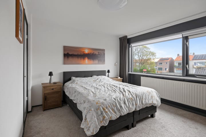 Photo 12 of Merwedestraat 1