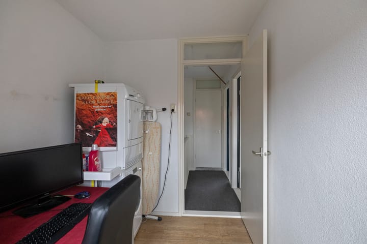 Photo 17 of Merwedestraat 1