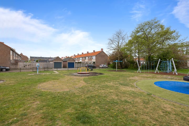 Photo 21 of Merwedestraat 1