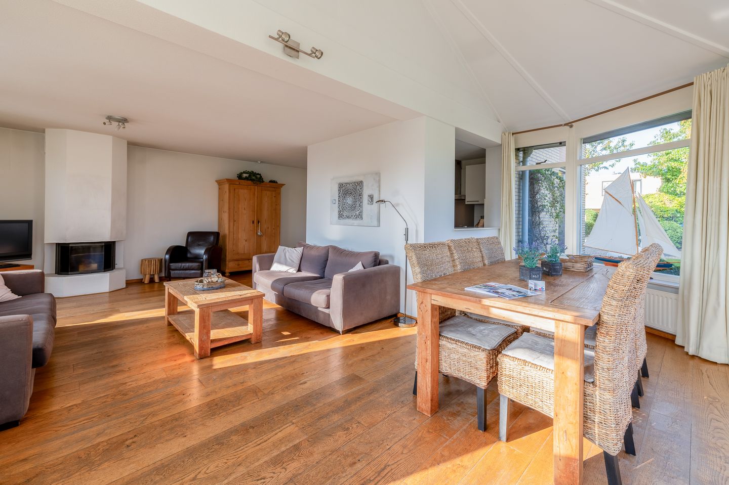 Photo 10 of Leeuwerik 13