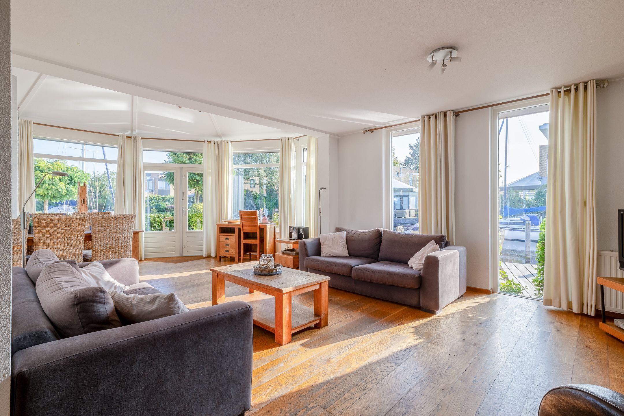 Photo 9 of Leeuwerik 13