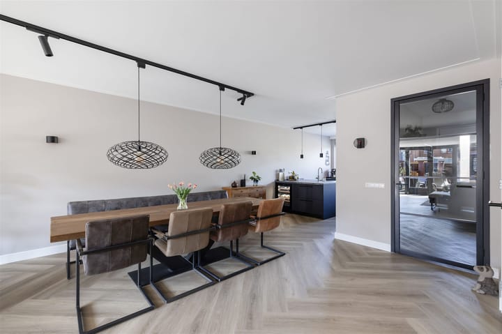 Foto 11 van van den Broekestraat 14